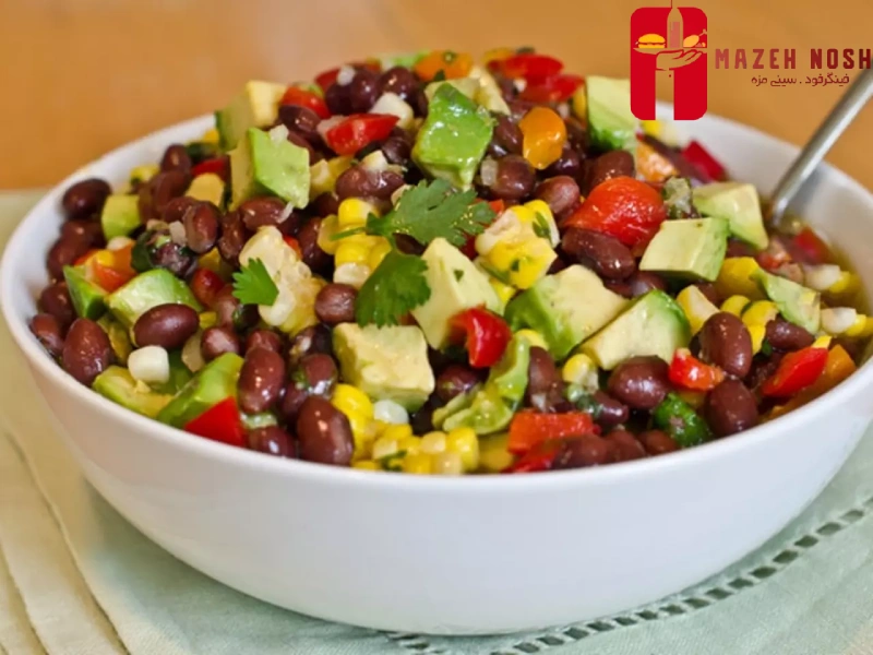 مرغ و آووکادو